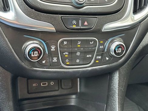 Used 2022 Chevrolet Equinox LT w/ Driver Convenience Package AWD/4WD image 25