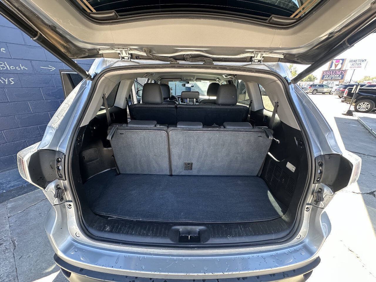 Used 2016 Toyota Highlander Plus FWD image 18