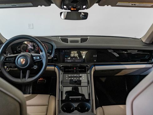Certified 2025 Porsche Panamera 4 AWD/4WD image 31