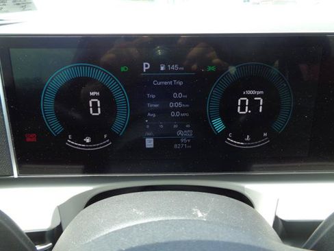 Used 2025 Hyundai Tucson SE FWD image 31