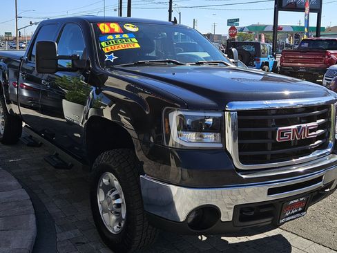 Used 2009 GMC Sierra 2500 SLT w/ SLT Convenience Package AWD/4WD image 1
