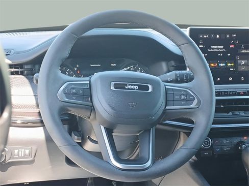 Certified 2023 Jeep Compass Altitude w/ Convenience Group image 9