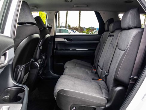 Used 2021 Hyundai Palisade SE w/ Winter Package image 18