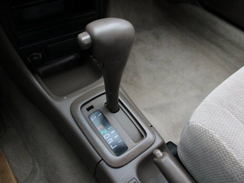 Used 1997 Toyota Corolla DX image 8