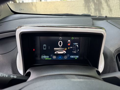 Used 2012 Chevrolet Volt FWD image 17