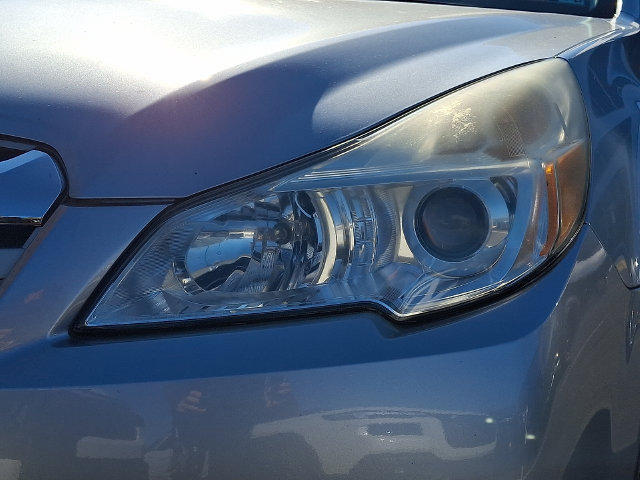 Used 2013 Subaru Outback 2.5i Premium AWD/4WD image 8