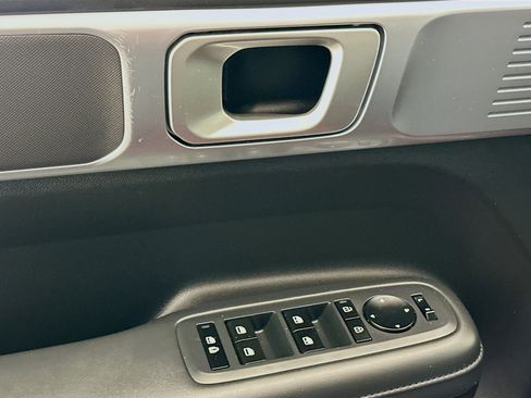 Used 2025 Hyundai Santa Fe SEL image 15