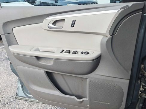 Used 2009 Chevrolet Traverse LT FWD image 13