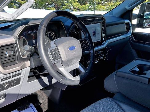 Used 2022 Ford F150 XLT w/ Equipment Group 302A High image 11