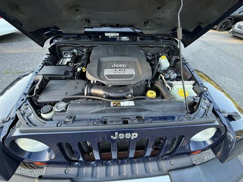 Used 2013 Jeep Wrangler Unlimited Sahara w/ Trailer Tow Group AWD/4WD image 31
