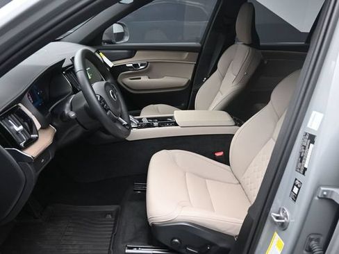 Certified 2026 Volvo XC90 B6 Plus w/ Protection Package Premier AWD/4WD image 18