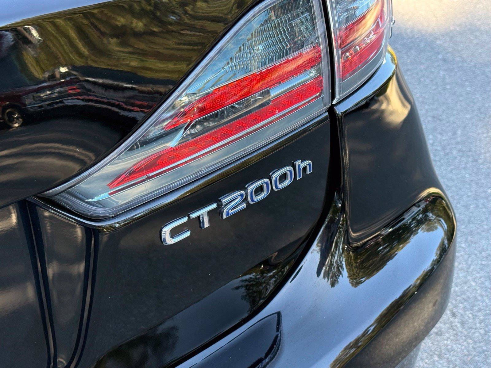 Used 2016 Lexus CT 200h w/ Navigation Package FWD image 11