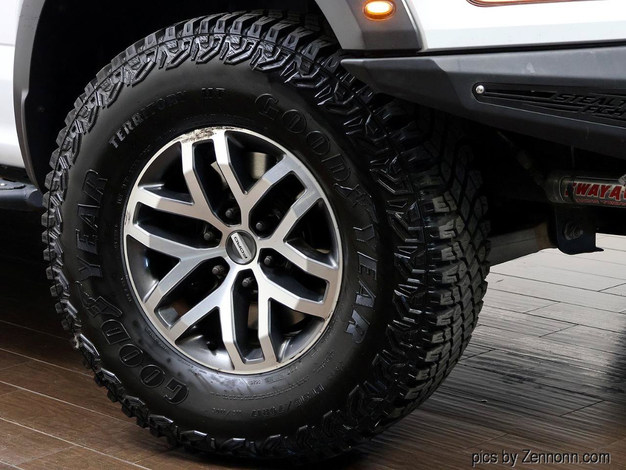 Used 2017 Ford F150 Raptor w/ Equipment Group 802A Luxury AWD/4WD image 4