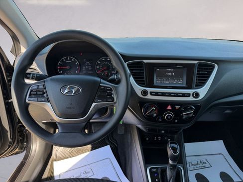 Used 2022 Hyundai Accent SE image 10