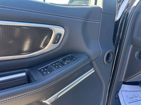 New 2026 Ford Expedition Platinum image 38