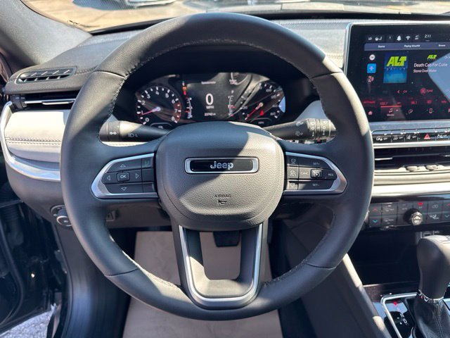 Used 2024 Jeep Compass Limited AWD/4WD image 12
