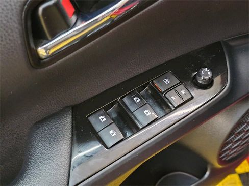 Used 2018 Toyota Prius Three image 23