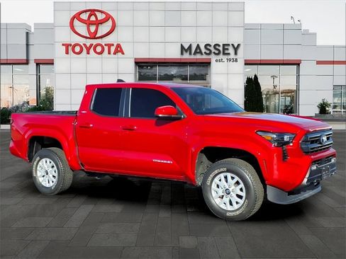 Used 2025 Toyota Tacoma SR5 image 1