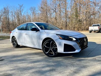 Used 2024 Nissan Altima 2.5 SR