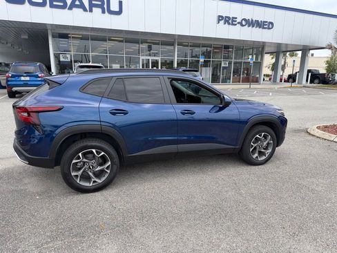 Used 2024 Chevrolet Trax LT w/ Driver Confidence Package FWD image 3