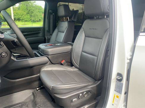 Used 2024 GMC Yukon XL Denali w/ Max Trailering Package AWD/4WD image 13