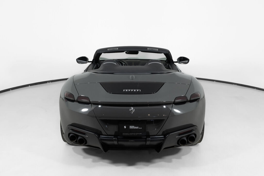 Used 2025 Ferrari Roma Spider RWD image 7