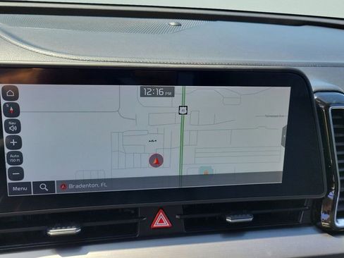 Used 2024 Kia Sportage EX image 18