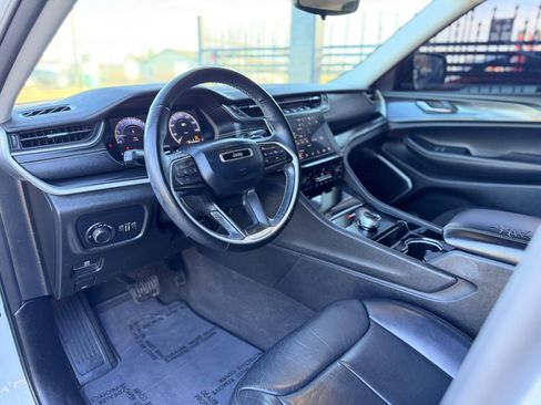 Used 2022 Jeep Grand Cherokee L Laredo w/ Luxury Tech Group I image 13