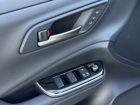 Used 2026 Toyota Crown Platinum image 19