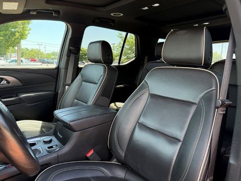 Used 2023 Chevrolet Traverse Premier AWD/4WD image 15