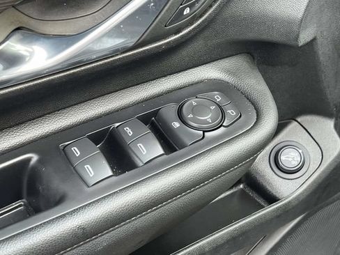 Used 2023 GMC Terrain SLE w/ Driver Convenience Package FWD image 18