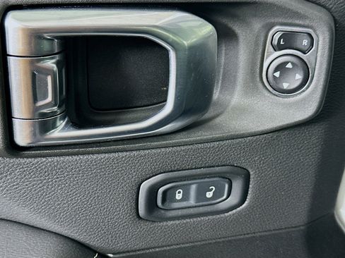 Used 2023 Jeep Wrangler Sahara w/ Cold Weather Group image 15