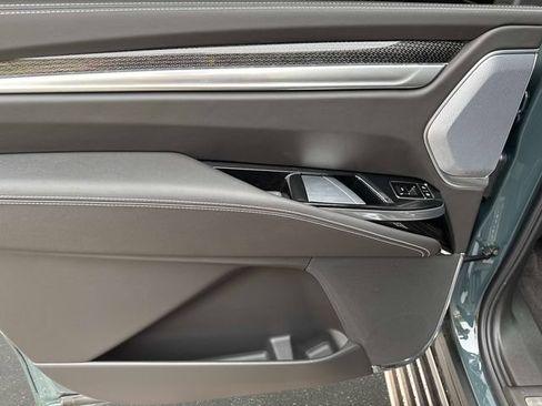 Certified 2026 Cadillac Escalade ESV V AWD/4WD image 13