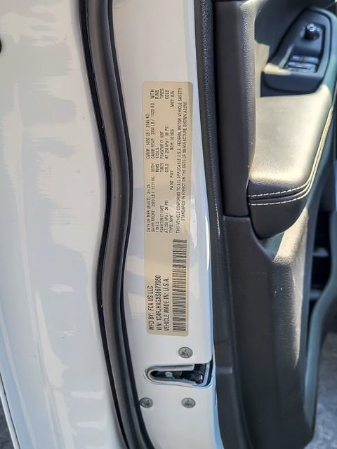 Certified 2025 Jeep Grand Cherokee Laredo AWD/4WD image 31