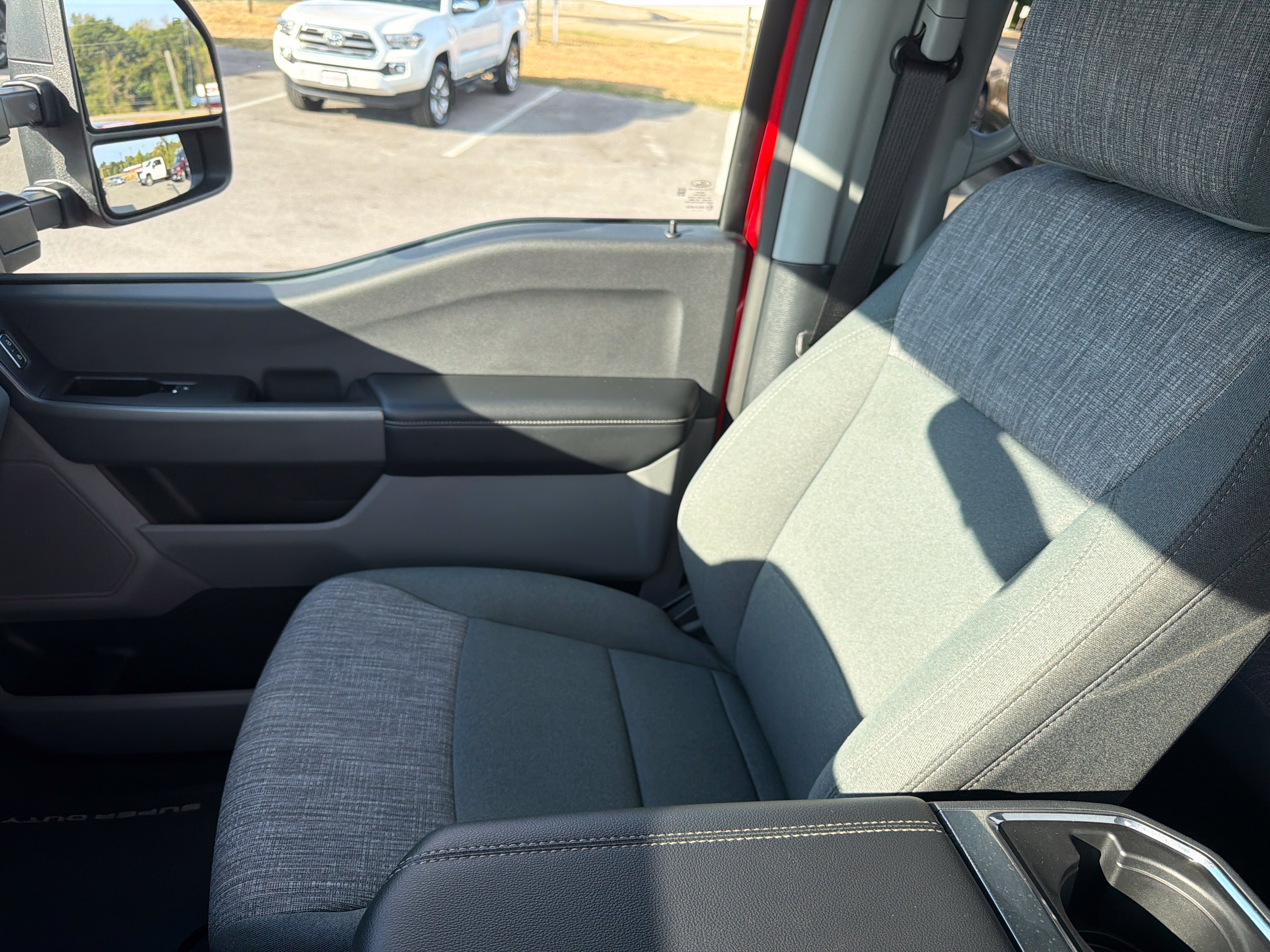 Used 2024 Ford F350 XLT AWD/4WD image 16