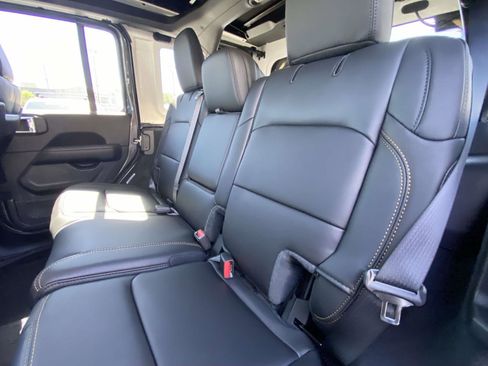 New 2025 Jeep Wrangler Unlimited Rubicon 392 image 19