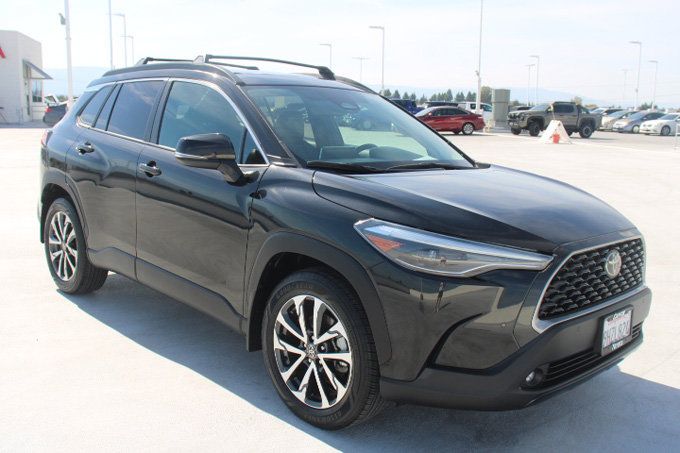 Certified 2023 Toyota Corolla Cross XLE w/ Convenience Package FWD image 2