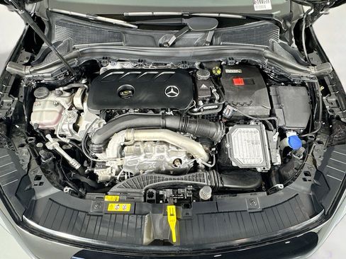 Certified 2025 Mercedes-Benz GLA 250 image 11
