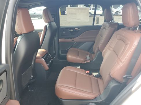 New 2026 Lincoln Aviator Reserve w/ Jet Appearance Package AWD/4WD image 23