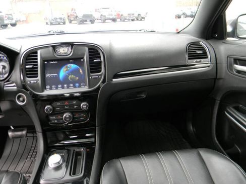 Used 2019 Chrysler 300 S w/ 300S Premium Group image 17