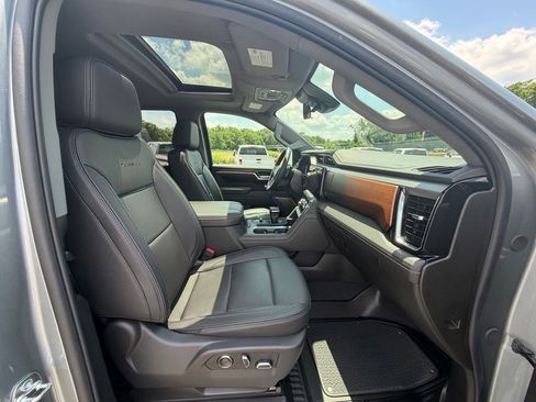 Used 2025 GMC Sierra 1500 Denali AWD/4WD image 25