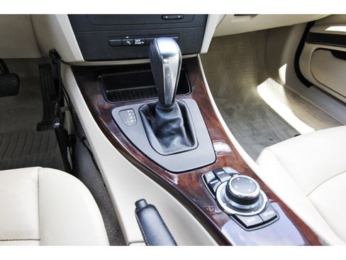 Used 2012 BMW 328i Convertible RWD image 31