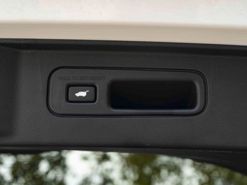 Used 2024 Honda Pilot EX-L image 44