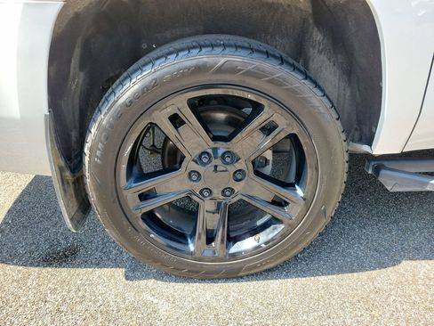 Used 2020 Chevrolet Suburban Premier RWD image 31