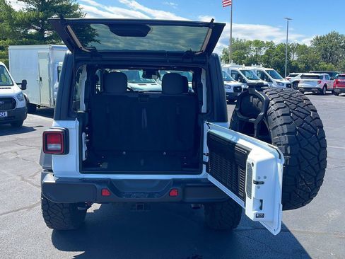 Used 2025 Jeep Wrangler Sport AWD/4WD image 31
