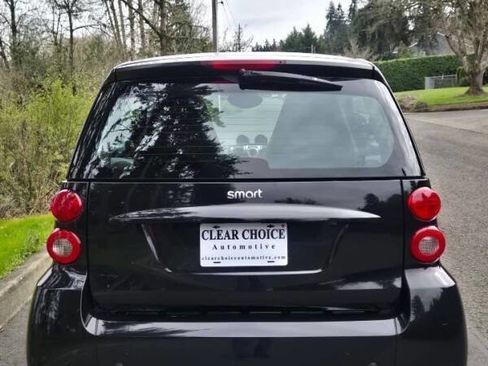 Used 2012 smart fortwo passion RWD image 11