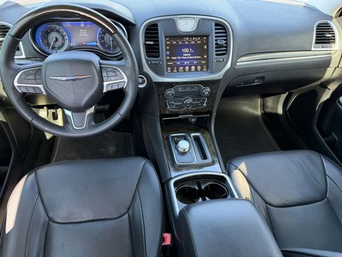 Used 2015 Chrysler 300 C image 12