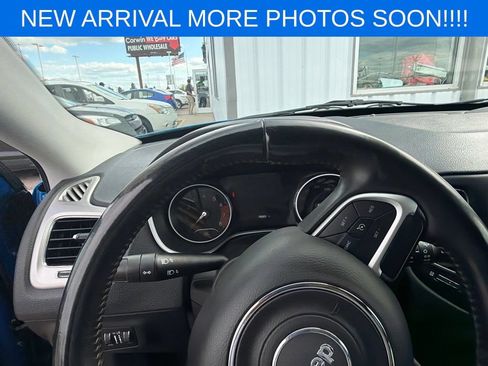 Used 2018 Jeep Compass Latitude w/ Popular Equipment Group AWD/4WD image 11