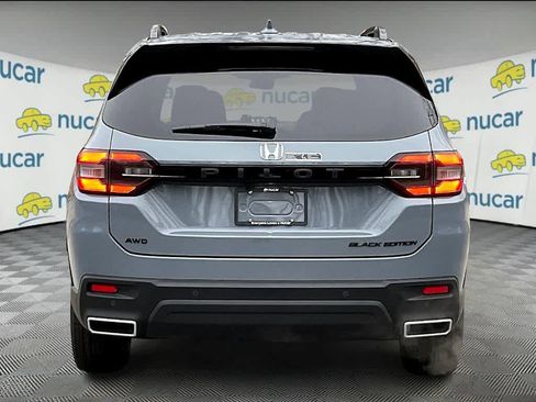 New 2025 Honda Pilot Black Edition image 6