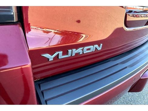 Used 2017 GMC Yukon SLT w/ HD Trailering Package AWD/4WD image 35